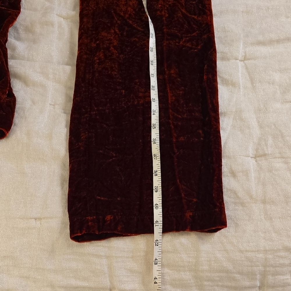 Silk BCBGMaxAzria Red Velvet Pantsuit 2 Pieces Rayon and Silk. - Picture 16 of 16